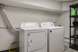 910 N Center St, Bloomington, IL 61701 - Photo 16