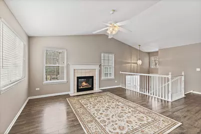 61 Samuel Drive, Streamwood, IL 60107 - Photo 4