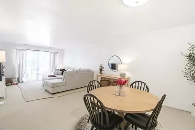 8640 Waukegan Road #123, Morton Grove, IL 60053 - Photo 4