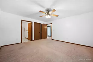 40 S Walnut Dr, North Aurora, IL 60542 - Photo 20