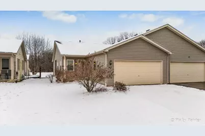 40 S Walnut Drive, North Aurora, IL 60542 - Photo 2