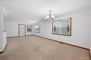 40 S Walnut Dr, North Aurora, IL 60542 - Photo 10