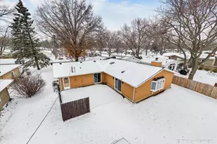 504 Princeton Dr, North Aurora, IL 60542 - Photo 36