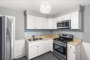 32 166th Pl, Calumet City, IL 60409 - Photo 6