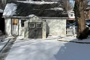 404 Gillett Ave, Waukegan, IL 60085 - Photo 14