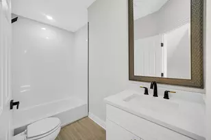 424 Ashbury Dr, Hinsdale, IL 60521 - Photo 14