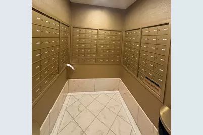 111 E Chestnut Street #39D, Chicago, IL 60611 - Photo 4