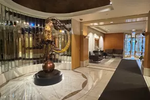 111 E Chestnut St, Chicago, IL 60611 - Photo 2