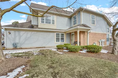 133 White Branch Court S #133, Schaumburg, IL 60194 - Photo 4