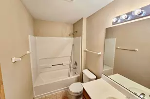 1531 Silverstone Dr, Carpentersville, IL 60110 - Photo 8