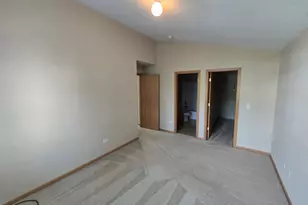 1531 Silverstone Dr, Carpentersville, IL 60110 - Photo 4