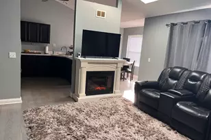 900 Windstone Ct, Lake in the Hills, IL 60156 - Photo 4