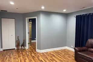 900 Windstone Ct, Lake in the Hills, IL 60156 - Photo 12