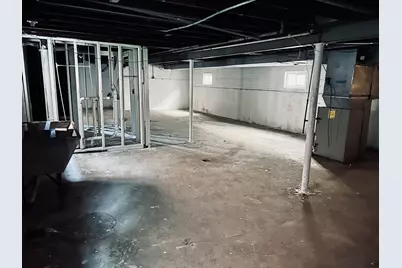 8219 S Muskegon Avenue, Chicago, IL 60617 - Photo 10