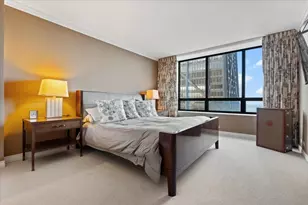 180 E Pearson St, Chicago, IL 60611 - Photo 24