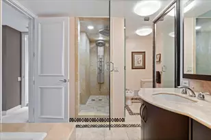 180 E Pearson St, Chicago, IL 60611 - Photo 28