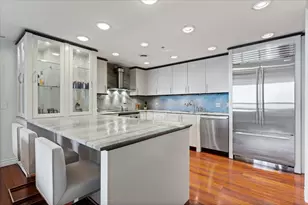 180 E Pearson St, Chicago, IL 60611 - Photo 16