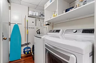 180 E Pearson St, Chicago, IL 60611 - Photo 30