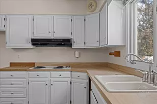 36 Winthrop New Rd, Sugar Grove, IL 60554 - Photo 12