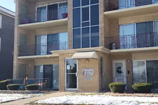 10332 S Komensky Ave, Oak Lawn, IL 60453 - Photo 2