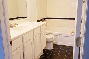 292 Waterbury Cir, Oswego, IL 60543 - Photo 12