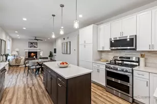 23051 N Prairie Ln, Lincolnshire, IL 60069 - Photo 8