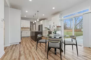 23051 N Prairie Ln, Lincolnshire, IL 60069 - Photo 10