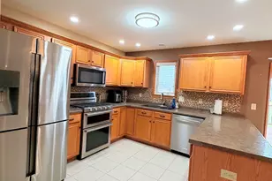 13375 Springhill Dr, Winnebago, IL 61088 - Photo 10