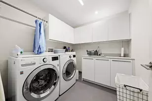 366 W Superior St, Chicago, IL 60654 - Photo 32