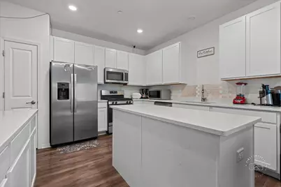 1128 Hawk Hollow Drive, Yorkville, IL 60560 - Photo 6