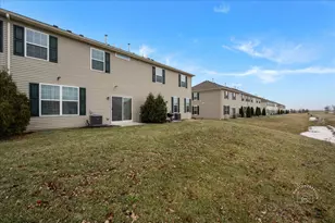 1128 Hawk Hollow Dr, Yorkville, IL 60560 - Photo 14