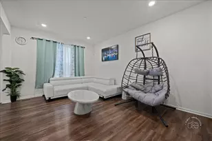 1128 Hawk Hollow Dr, Yorkville, IL 60560 - Photo 2