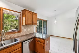 8624 Kendall Ln, Orland Park, IL 60462 - Photo 10