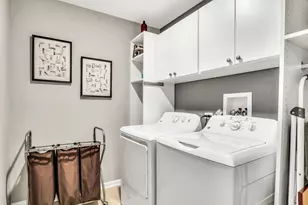 3227 N Heritage Ln, Arlington Heights, IL 60004 - Photo 28