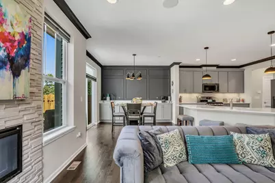 3227 N Heritage Lane, Arlington Heights, IL 60004 - Photo 10