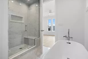 2433 W Cuyler Ave, Chicago, IL 60618 - Photo 18