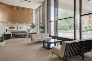 3930 N Pine Grove Ave, Chicago, IL 60613 - Photo 2