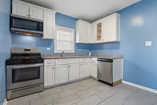 8810 S Racine Ave, Chicago, IL 60620 - Photo 8