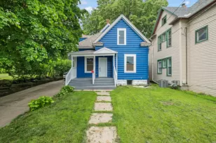 1722 Charles St, Rockford, IL 61104 - Photo 2