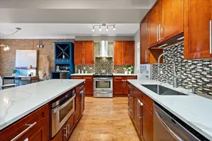 744 W Cornelia Ave, Chicago, IL 60657 - Photo 12
