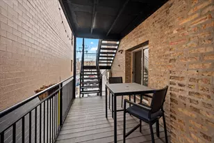 744 W Cornelia Ave, Chicago, IL 60657 - Photo 26