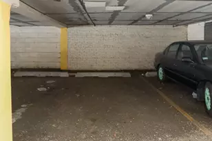 1055 W Catalpa Ave, Chicago, IL 60640 - Photo 14