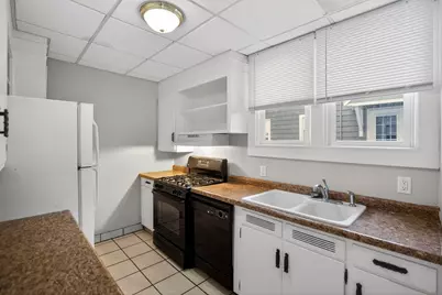 1250 W American Street, Freeport, IL 61032 - Photo 8
