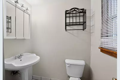 1250 W American Street, Freeport, IL 61032 - Photo 10