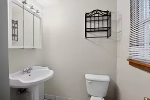 1250 W American St, Freeport, IL 61032 - Photo 10