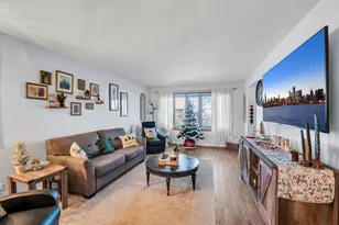 10840 S Kolmar Ave, Oak Lawn, IL 60453 - Photo 2