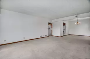 1420 Woodbridge Rd, Joliet, IL 60436 - Photo 6