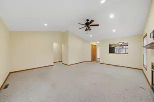 500 Countryside Ln, Dixon, IL 61021 - Photo 18