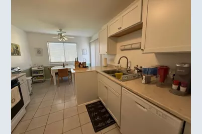 310 Oak Meadow Court #D2, Schaumburg, IL 60193 - Photo 4