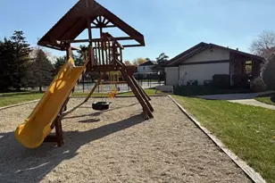 310 Oak Meadow Ct, Schaumburg, IL 60193 - Photo 16